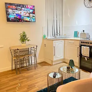 Apartahotel Citynights With Free Parking, Liverpool